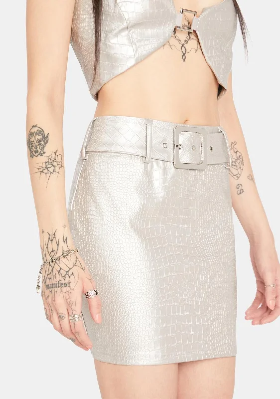 Modern Women's Apparel Dive Into Trendy Styles Lusty Looks Belted Mini Skirt