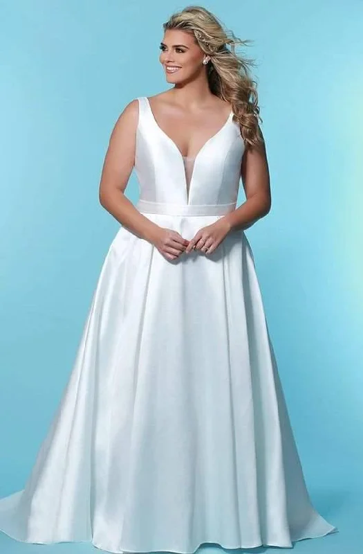 Casual Attire For Women Casual Chic Sydneys Closet Plus Size Wedding Dress