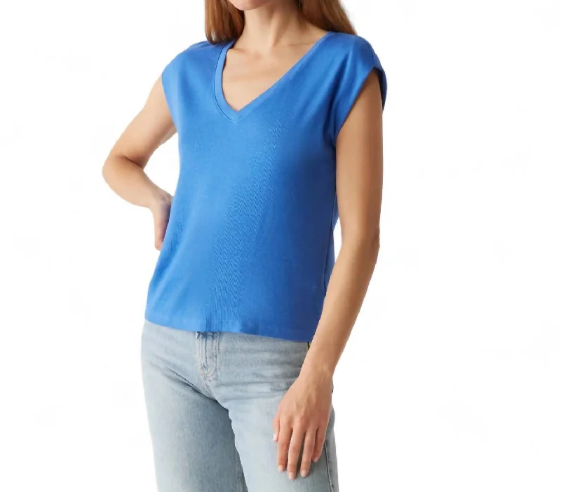 Fashion Essentials Tati V-Neck Top In Salt Water