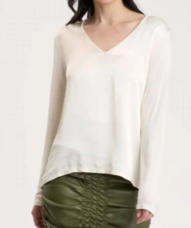 Hot Styles Kalvin Top In Toasted Almond