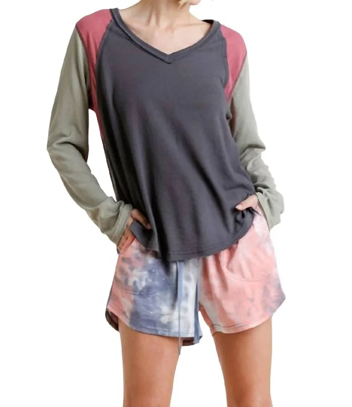 Classic Chic Deals Raw Edge Color Block Top In Ash