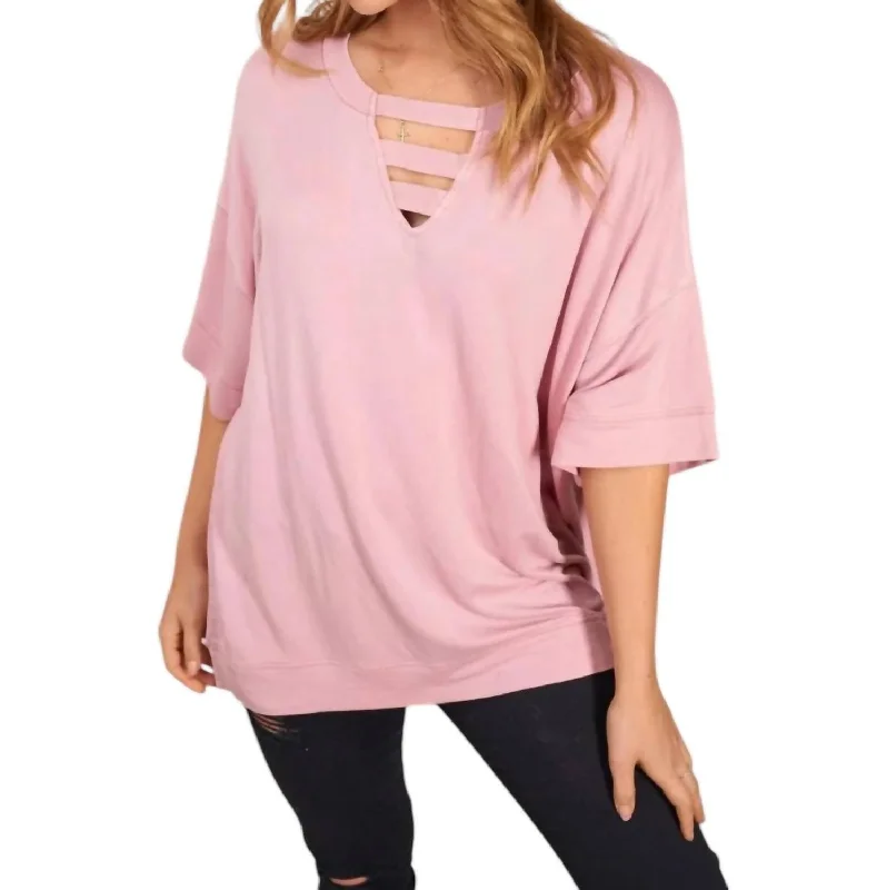 Sporty Fashion Offers Spliced Front Boxy Top In Blush