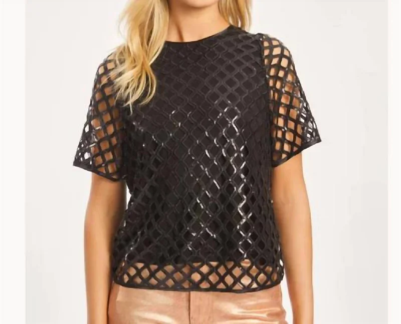 Seasonal Picks Carmen Top In Black