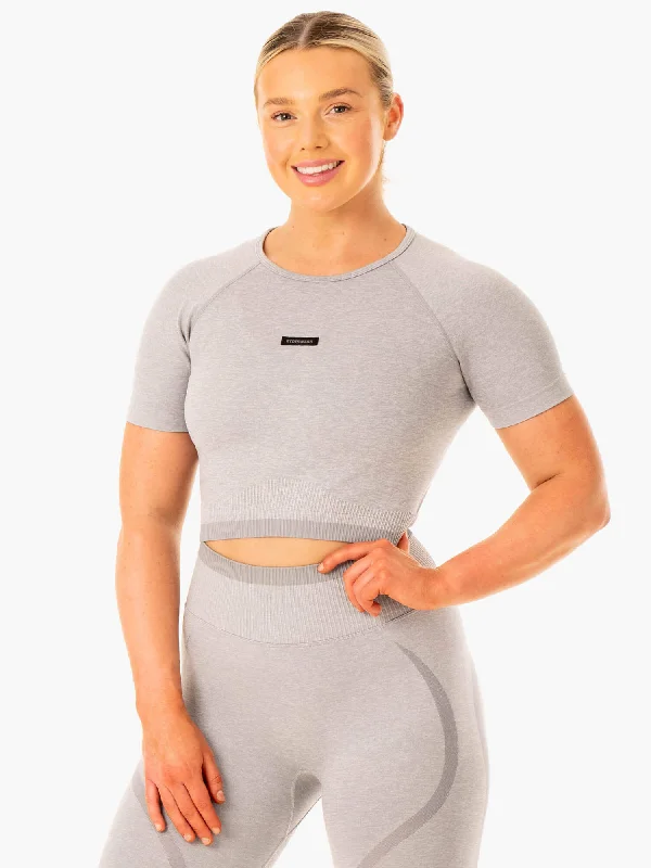 Women's Vintage-Inspired Outfit Classic Chic Deals Excel Seamless T-Shirt - Grey Marl