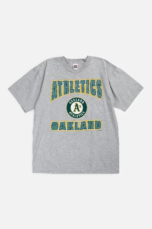 Gender-Neutral Fashion For Everyday Style Enjoy Discount Vintage Oakland Athletics NCAA Tee - L